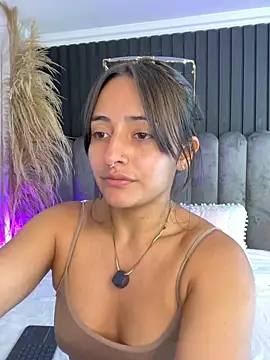 Nanda vixen  online show from May 27, 8:05 pm