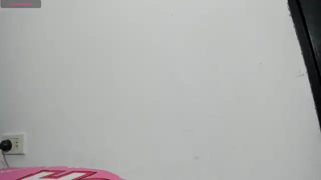 MiaEvans0 online show from May 21, 6:49 pm