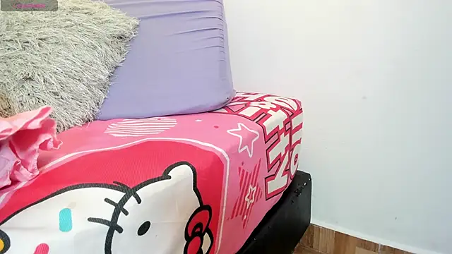 MiaEvans0 online show from May 26, 7:01 pm