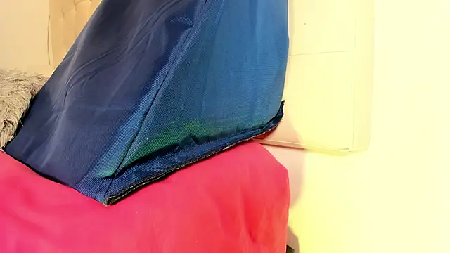 MiaEvans0 online show from March 26, 3:05 am