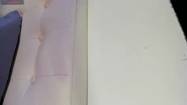 MiaEvans0 online show from April 18, 8:16 am