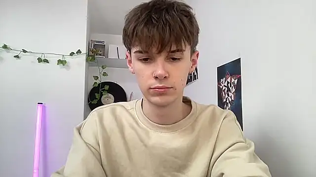 YourMilkyGuy online show from April 23, 1:02 pm