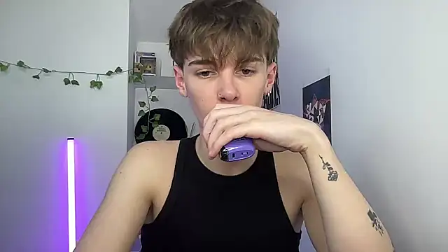 YourMilkyGuy online show from May 6, 3:27 pm