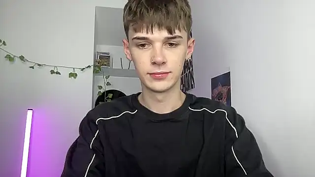 YourMilkyGuy online show from July 4, 5:39 pm