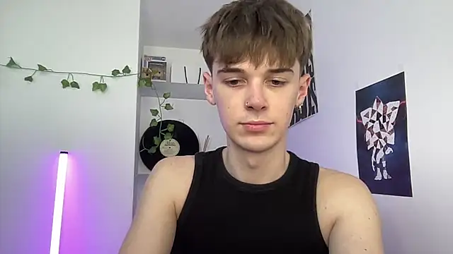 YourMilkyGuy online show from March 31, 3:36 pm