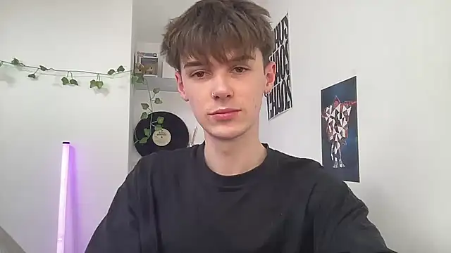 YourMilkyGuy online show from April 22, 2:02 pm