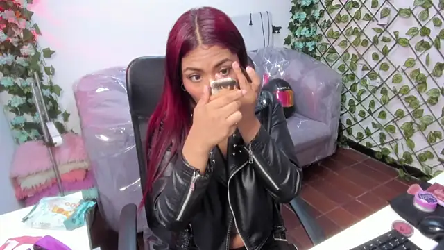 ChloeLombardi  online show from May 29, 2:23 pm