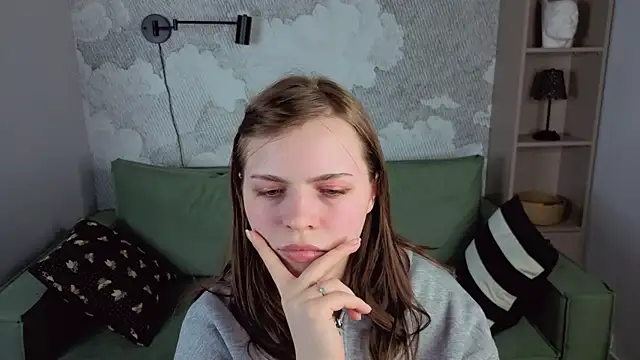 Snapshot of LesleySky chatting on February 22, 6:09 pm LesleySky online show from February 22, 6:09 pm