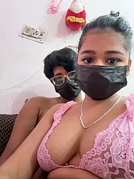 Snapshot of jerryandhunny chatting on February 8, 4:59 pm jerryandhunny online show from February 8, 4:59 pm