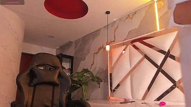 lili mint tf online show from February 13, 3:28 am