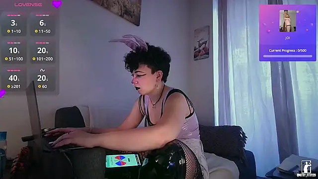 Snapshot of kittyfitty29 chatting on February 28, 9:58 pm kittyfitty29 online show from February 28, 9:58 pm