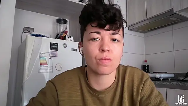 Snapshot of kittyfitty29 chatting on February 27, 3:23 pm kittyfitty29 online show from February 27, 3:23 pm