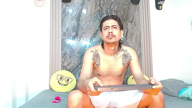 Damian-and-Camerum online show from May 5, 3:31 am