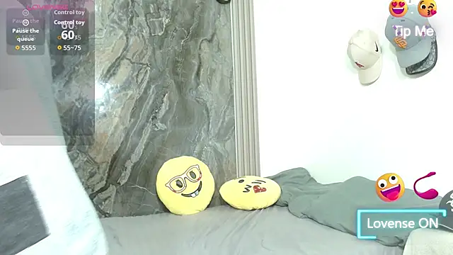 Damian-and-Camerum online show from March 28, 3:29 am