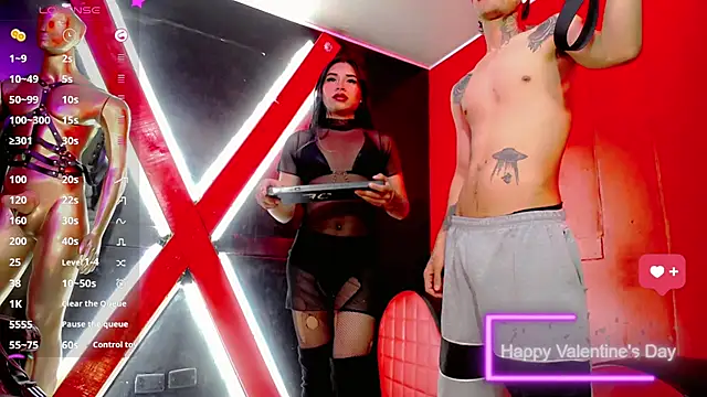 Snapshot of Damian-and-Camerum chatting on February 15, 3:07 am Damian-and-Camerum online show from February 15, 3:07 am