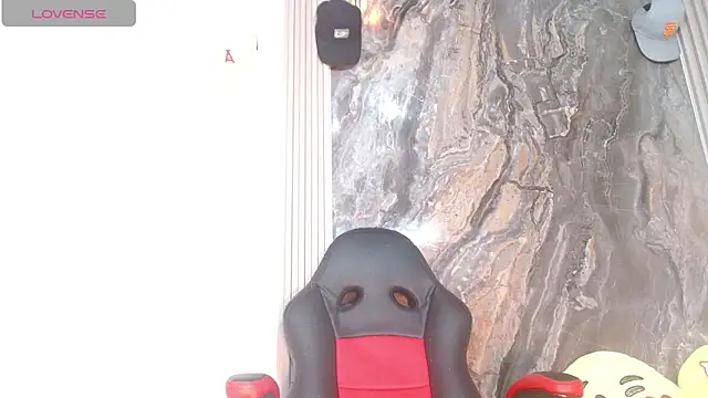 Damian-and-Camerum online show from April 16, 1:17 am