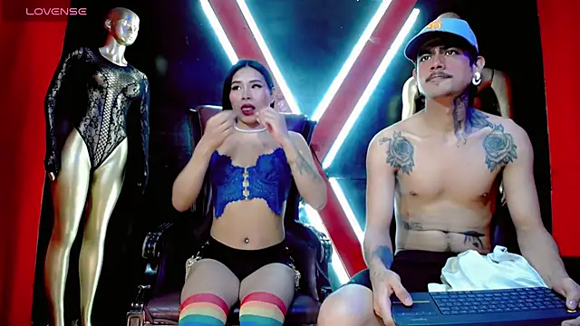 Snapshot of Damian-and-Camerum chatting on February 14, 3:18 am Damian-and-Camerum online show from February 14, 3:18 am