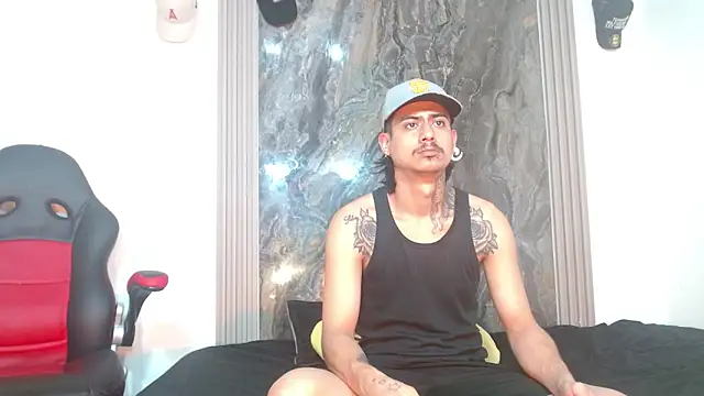 Damian-and-Camerum online show from April 22, 3:24 am