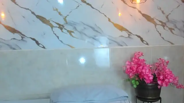 camiifox  online show from March 12, 7:40 pm