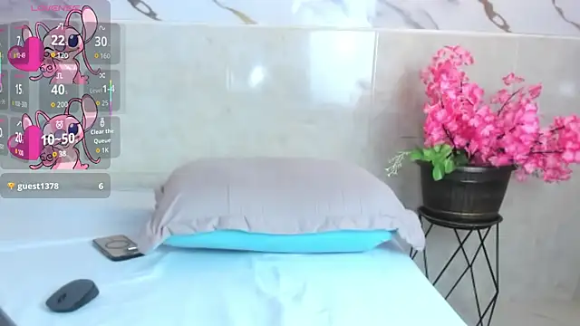 Snapshot of camiifox_ chatting on February 20, 12:18 pm camiifox online show from February 20, 12:18 pm