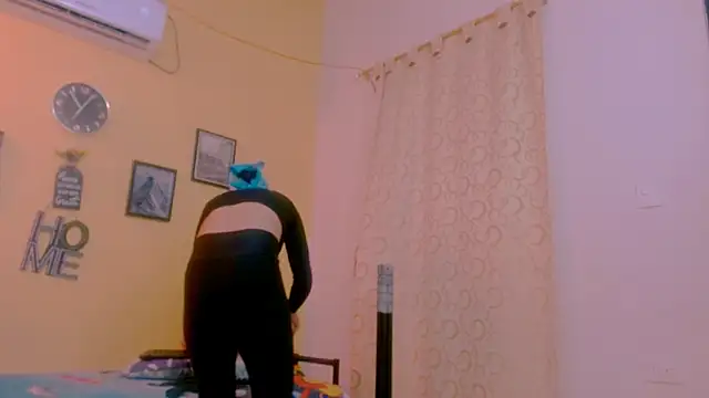 Snapshot of sexiempoderada18 chatting on February 18, 1:29 pm sexiempoderada18 online show from February 18, 1:29 pm