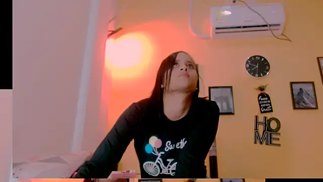 sexiempoderada18 online show from April 10, 2:24 pm