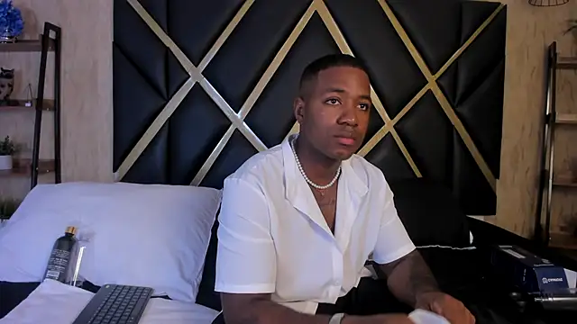 LuccianoDaytona online show from March 2, 7:54 pm