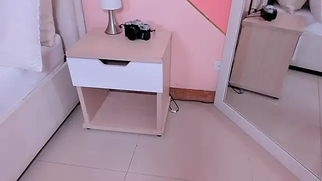 violeta rodriguezz online show from April 6, 6:09 pm