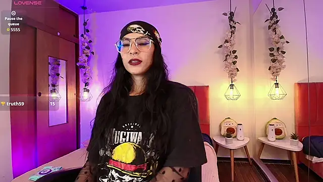 Snapshot of Raia_gh chatting on March 1, 3:17 am Raia gh online show from March 1, 3:17 am