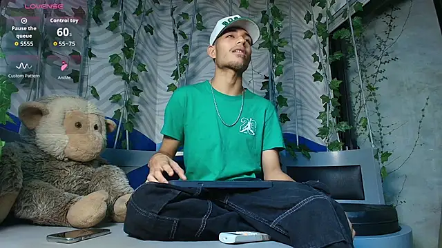 ItsZairen online show from May 24, 3:50 am