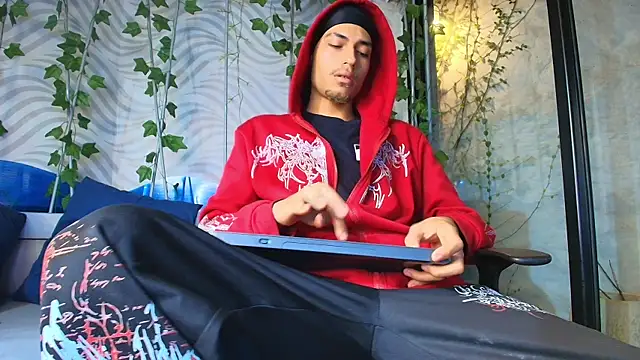 ItsZairen online show from May 29, 3:56 am