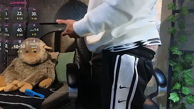 ItsZairen online show from March 8, 5:22 am