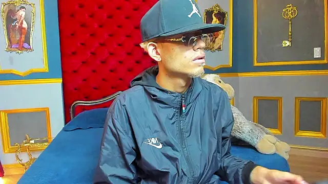 ItsZairen online show from March 28, 3:40 am