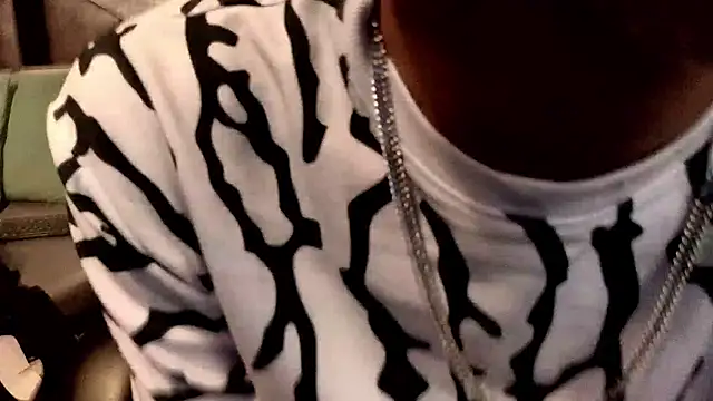 ItsZairen online show from March 21, 3:30 am