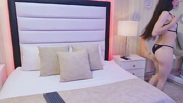 LaurenHazell online show from February 11, 4:12 am