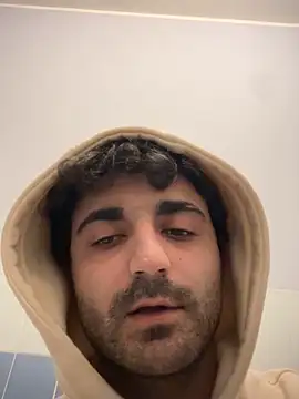 Snapshot of elia2711 chatting on February 13, 5:46 pm elia2711 online show from February 13, 5:46 pm