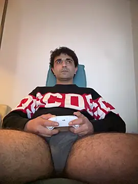 elia2711 online show from March 11, 12:15 am