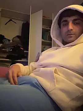 Snapshot of elia2711 chatting on February 7, 4:09 am elia2711 online show from February 7, 4:09 am