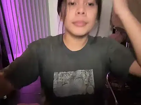 Snapshot of Mooree_naba chatting on October 22, 10:58 am Mooree naba online show from October 22, 10:58 am