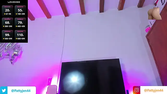 pattyjenkinss online show from April 10, 10:39 pm