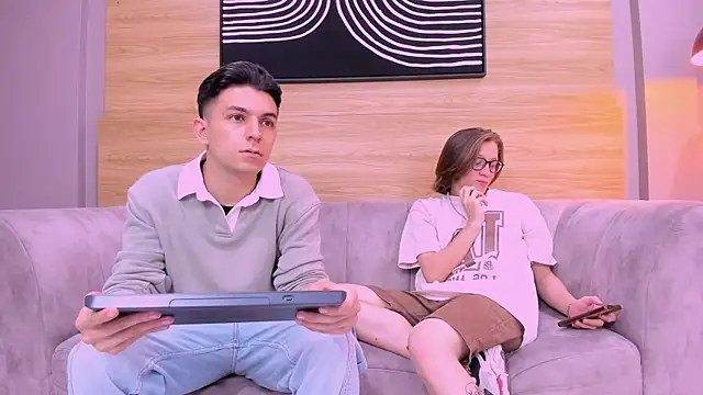 close friends online show from May 27, 7:54 pm