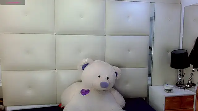 isahotx online show from February 25, 3:51 am