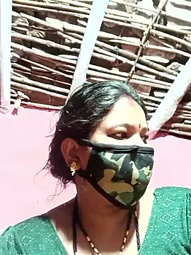 Snapshot of Kirti_sacsena chatting on April 14, 11:32 pm Kirti sacsena online show from April 14, 11:32 pm
