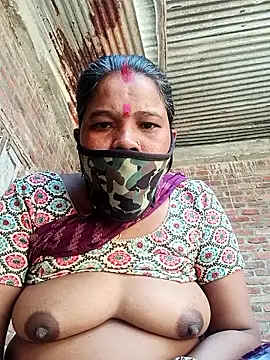 Snapshot of Kirti_sacsena chatting on March 4, 7:27 am Kirti sacsena online show from March 4, 7:27 am