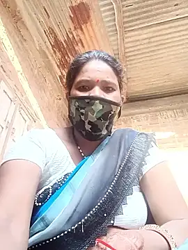 Snapshot of Kirti_sacsena chatting on March 18, 2:04 am Kirti sacsena online show from March 18, 2:04 am