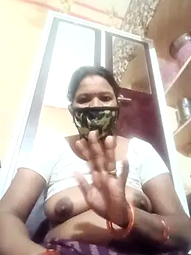 Snapshot of Kirti_sacsena chatting on April 8, 11:39 pm Kirti sacsena online show from April 8, 11:39 pm