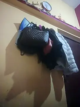 njkalo sexe online show from April 14, 3:22 am