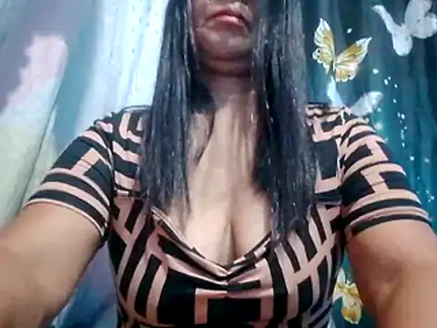 Snapshot of suzzie_hot chatting on March 3, 9:11 pm suzzie hot online show from March 3, 9:11 pm