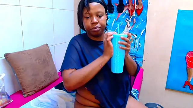 BubblyIvyxxx online show from May 7, 6:39 am