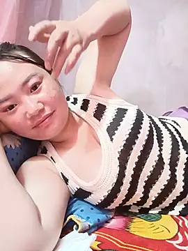 lisn-cute online show from May 27, 10:44 am
